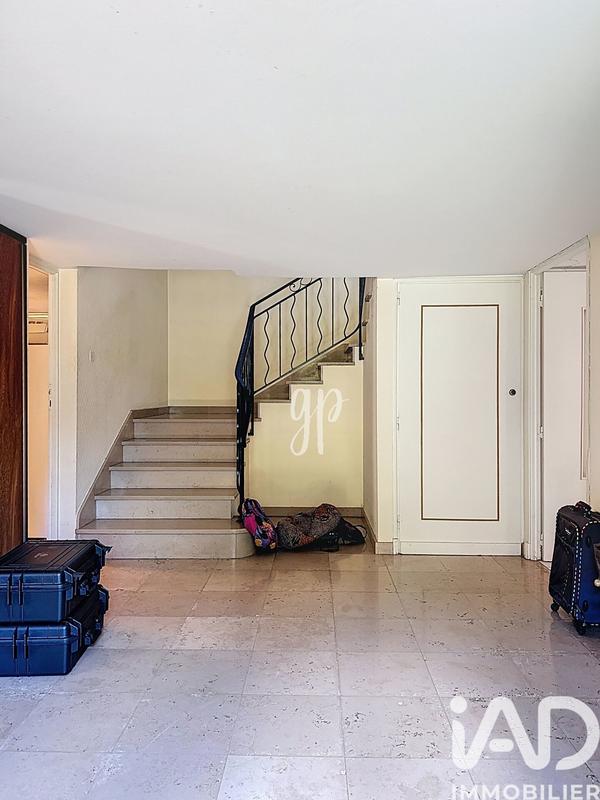 Maison - 233 m² - 7 pièces