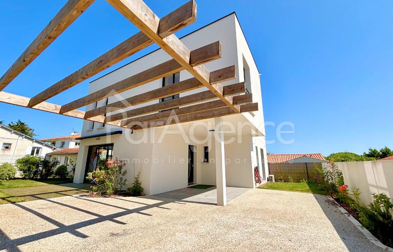 Maison - 104 m² - 4 pièces