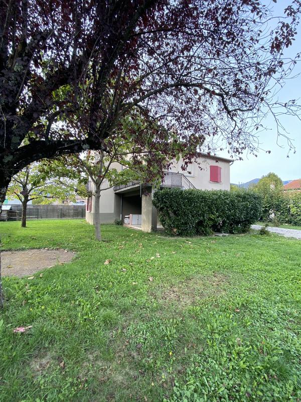 Maison - 137 m² - 8 pièces