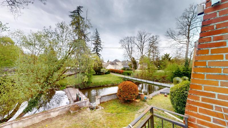 Maison - 345 m² - 12 pièces