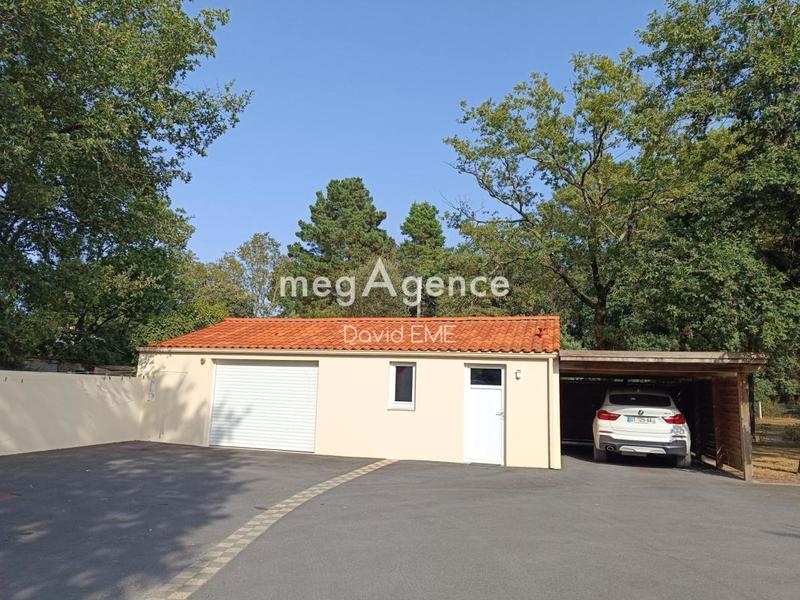 Maison traditionnelle - 192 m² - 9 pièces