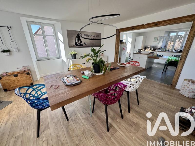 Maison - 210 m² - 6 pièces