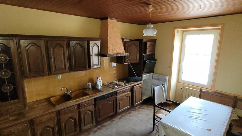 Maison en pierre - 139 m² - 6 pièces