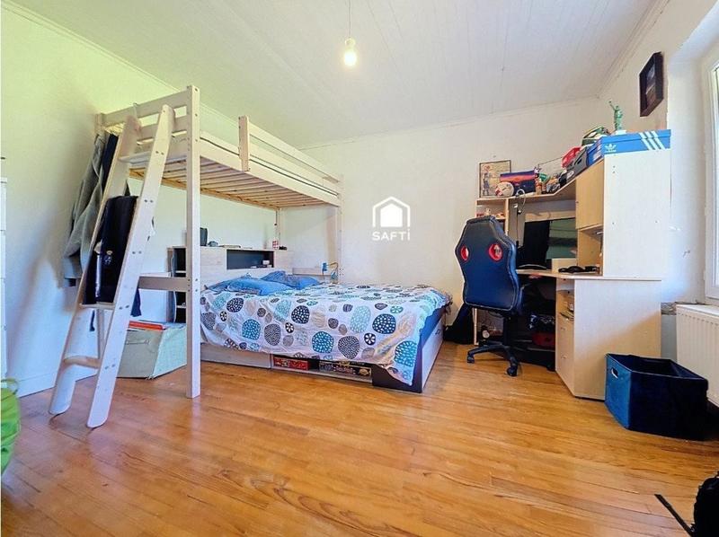 Maison - 226 m² - 8 pièces