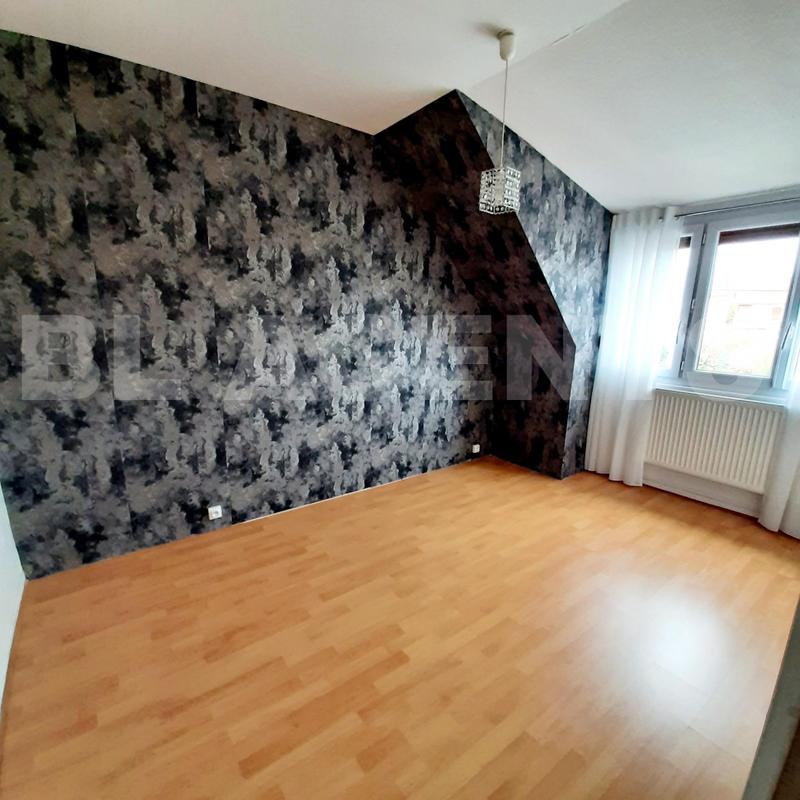 Maison - 85 m² - 5 pièces