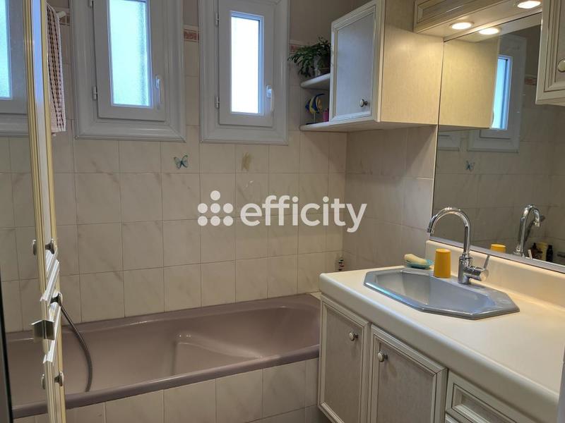 Maison - 140 m² - 7 pièces