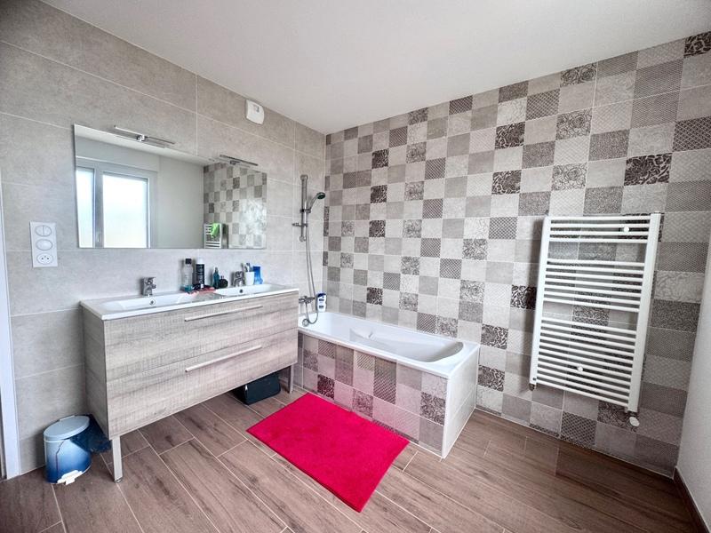 Maison - 123 m² - 6 pièces