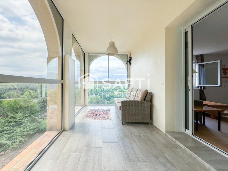 Villa - 208 m² - 8 pièces