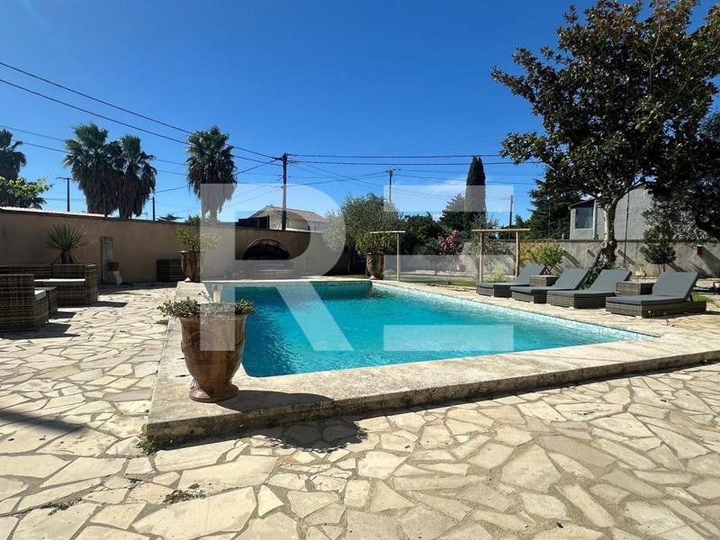 Maison - 181 m² - 7 pièces