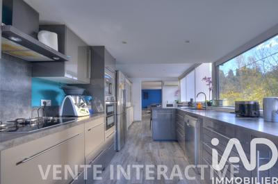 Maison - 224 m² - 9 pièces