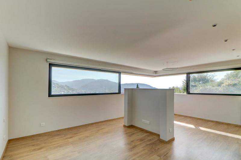 Maison - 180 m² - 5 pièces