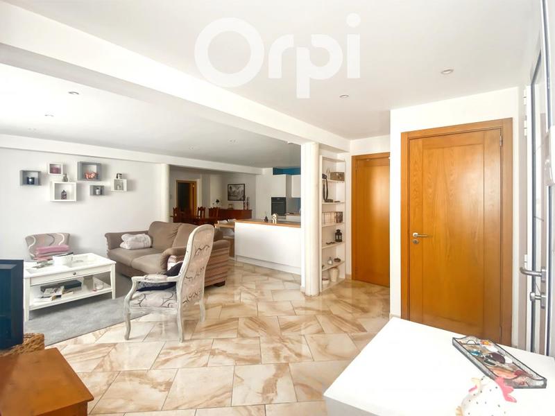 Appartement - 98 m² - 5 pièces