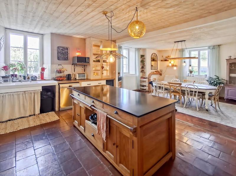 Maison - 295 m² - 6 pièces