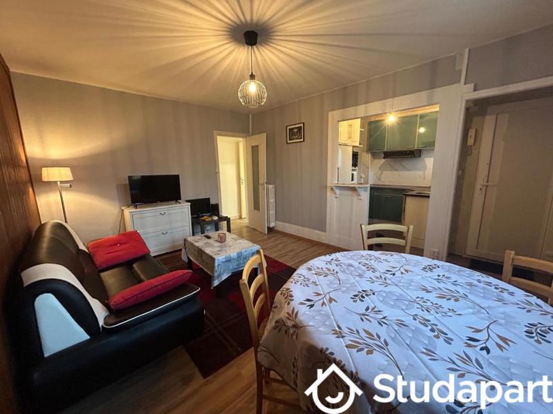 Chambre - 11 m² - 1 pièce