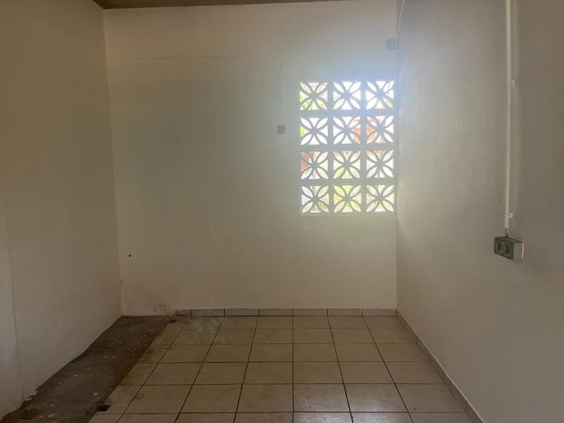 Local commercial - 101 m² - 6 pièces