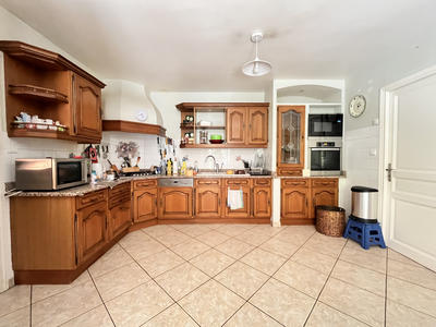 Villa - 250 m² - 6 pièces