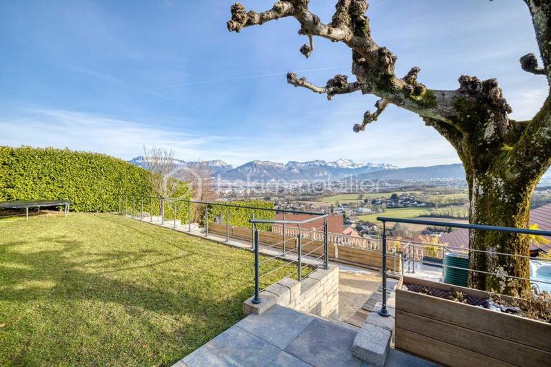 Maison - 212 m² - 6 pièces