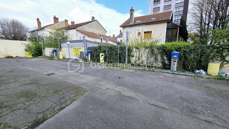 Local commercial - 851 m² - 1 pièce