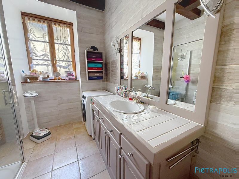 Maison ancienne - 221 m² - 8 pièces