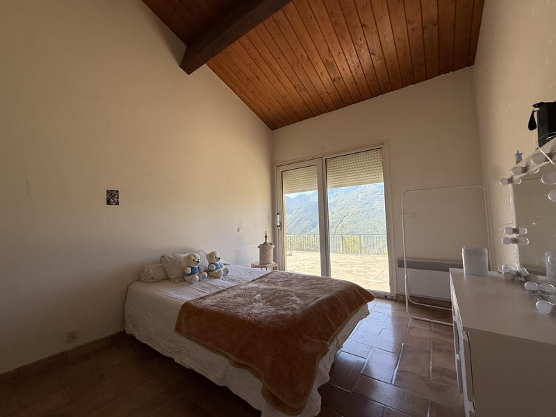 Maison - 265 m² - 6 pièces