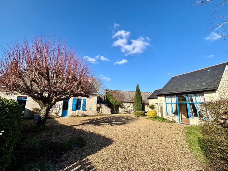 Maison - 235 m² - 10 pièces