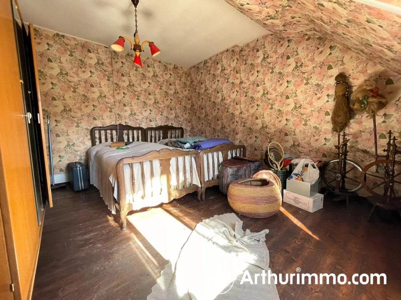 Maison - 182 m² - 9 pièces