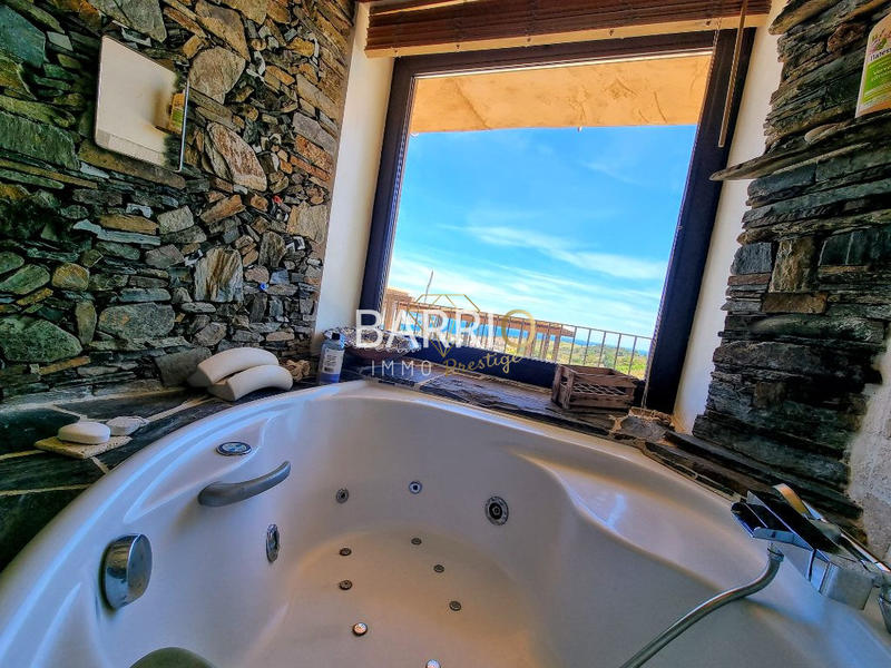 Villa - 200 m² - 8 pièces