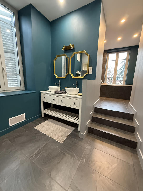 Maison - 239 m² - 9 pièces