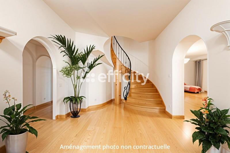 Maison - 288 m² - 9 pièces