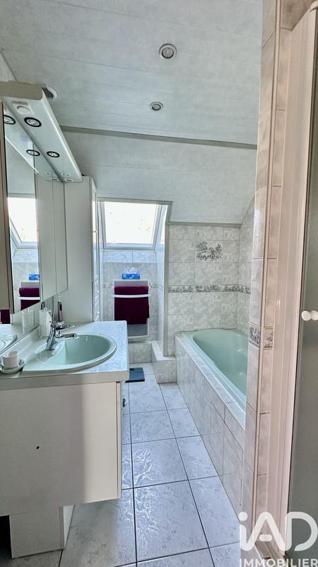 Maison - 142 m² - 7 pièces