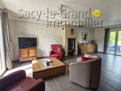 Maison - 204 m² - 8 pièces