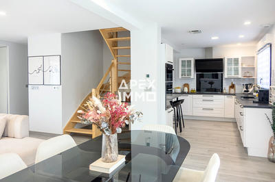 Maison - 122 m² - 5 pièces