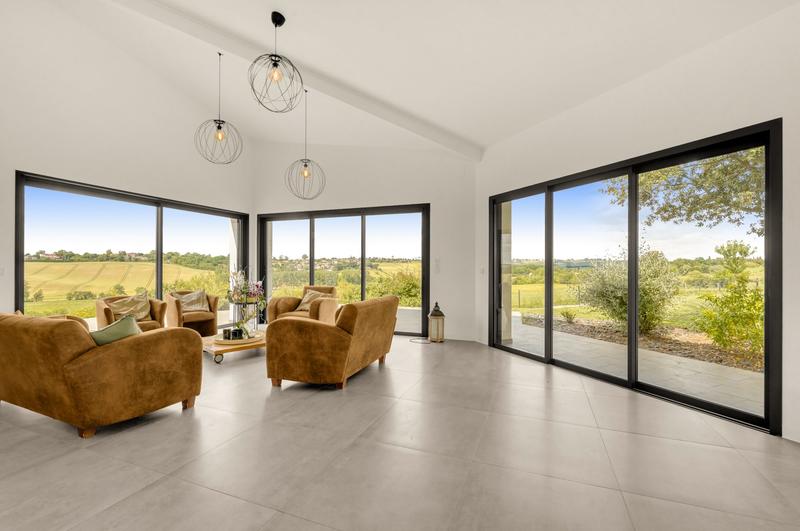 Maison contemporaine - 262 m² - 7 pièces