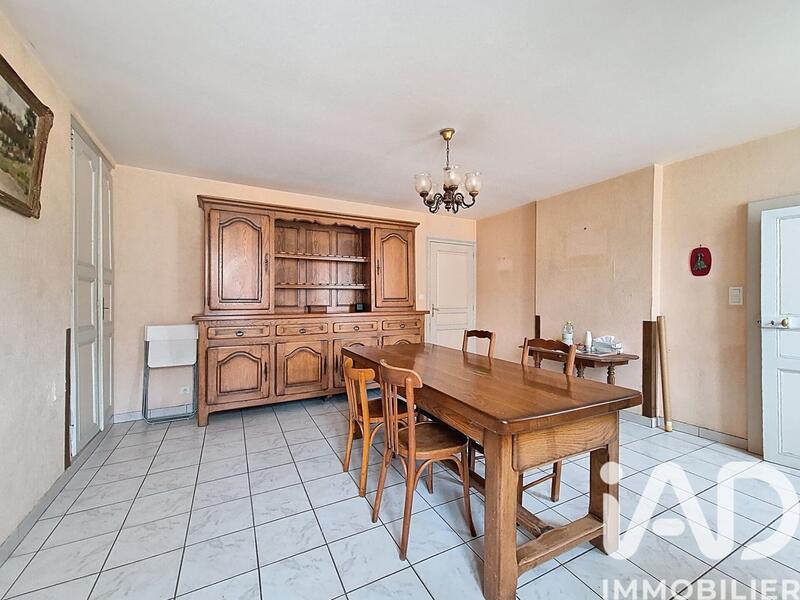 Maison - 159 m² - 9 pièces