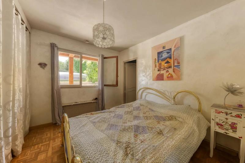 Maison - 260 m² - 6 pièces