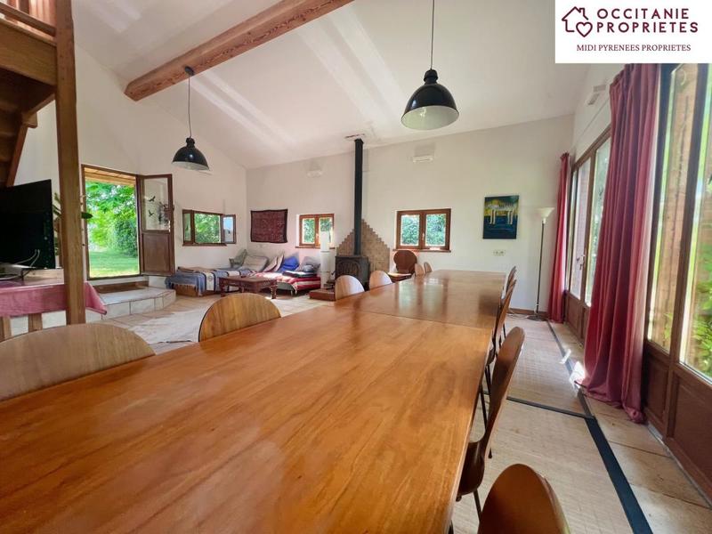 Propriété - 403 m² - 17 pièces