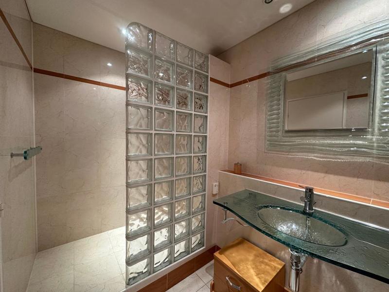 Appartement - 106 m² - 6 pièces