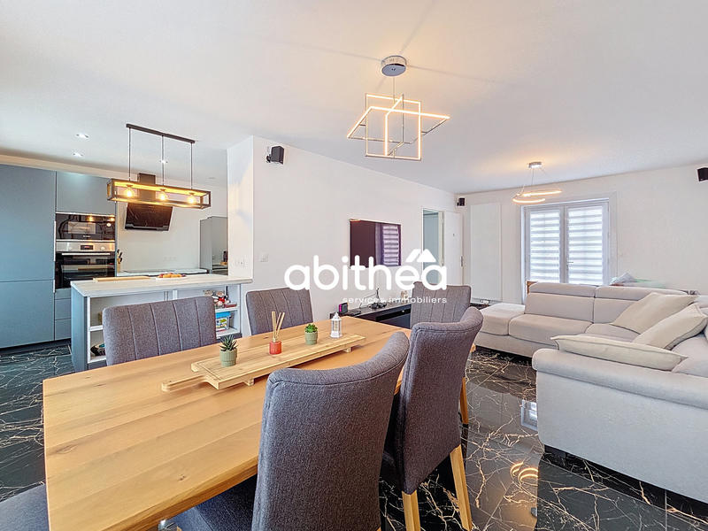 Maison - 83 m² - 4 pièces