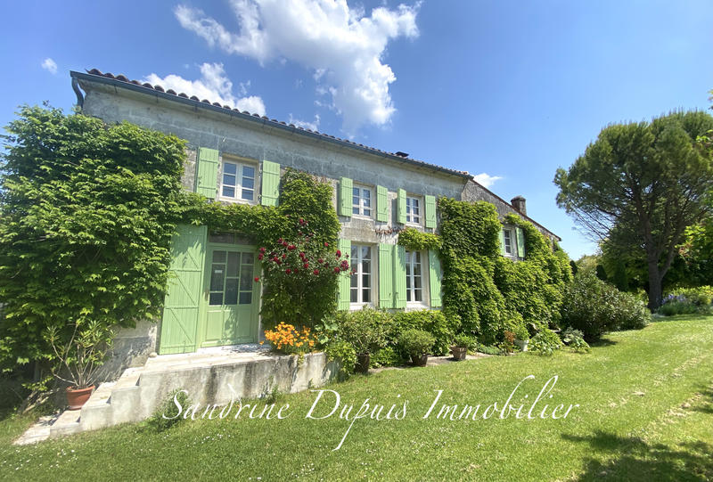 Maison - 210 m² - 7 pièces