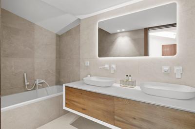 Appartement - 170 m² - 5 pièces