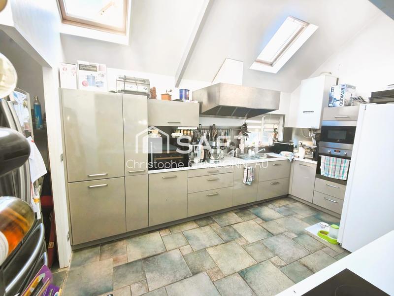 Maison - 182 m² - 8 pièces