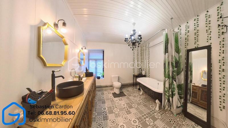 Corps de ferme - 213 m² - 7 pièces