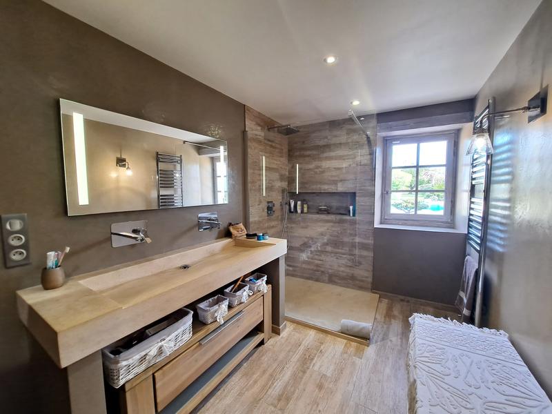 Maison - 218 m² - 6 pièces