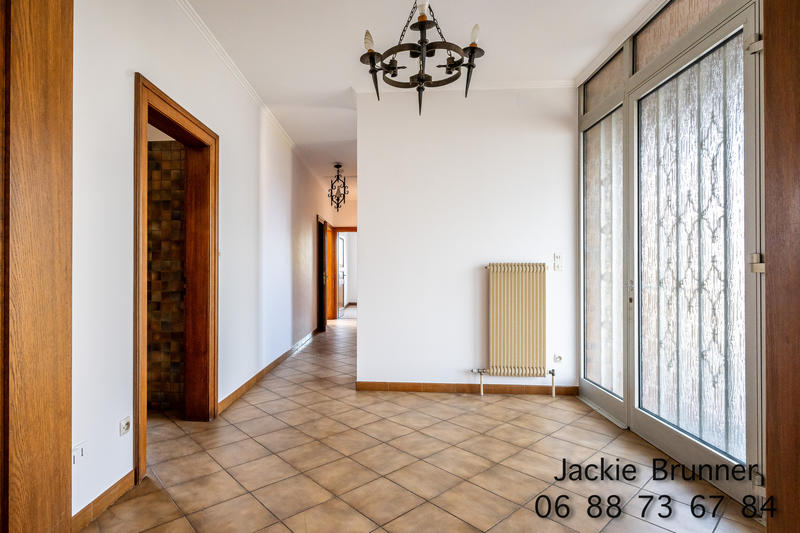 Maison - 220 m² - 6 pièces