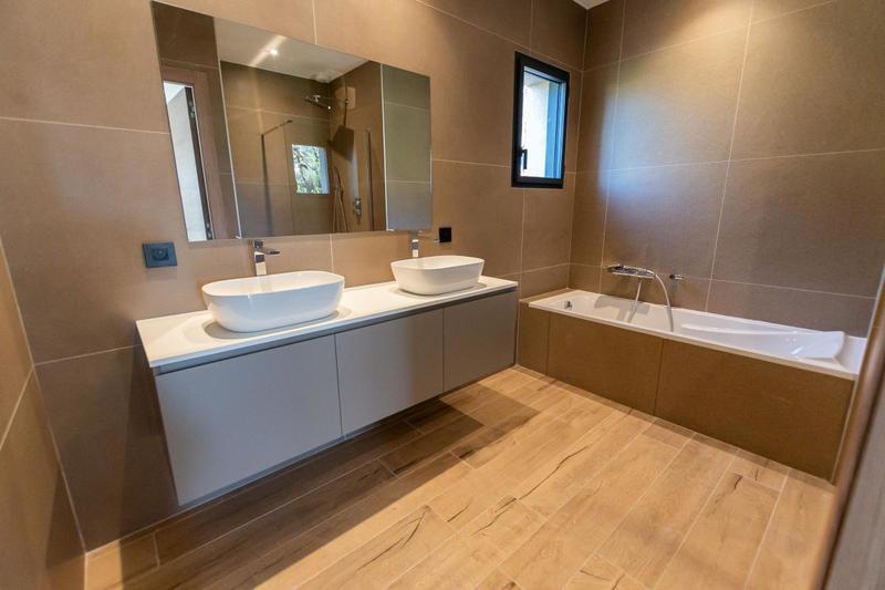 Villa - 180 m² - 5 pièces