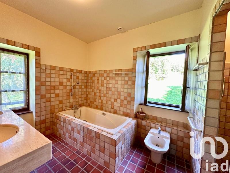 Maison - 372 m² - 14 pièces