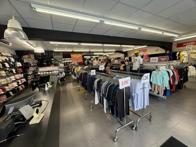 Local commercial - 851 m²