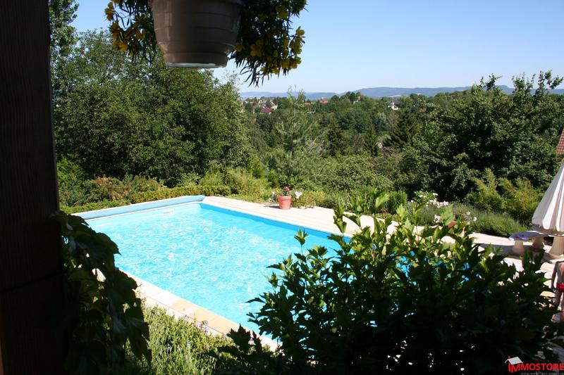 Maison - 195 m² - 9 pièces