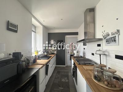 Appartement - 222 m² - 8 pièces