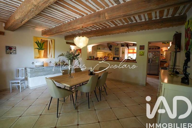 Maison - 310 m² - 8 pièces